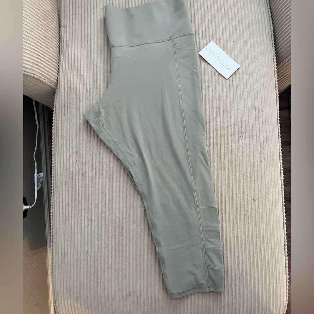 Athleta salutation leggings - Picture 7 of 7